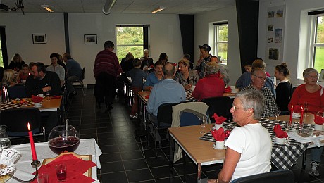 Kaffe, kage og saftevand til de fremm�dte